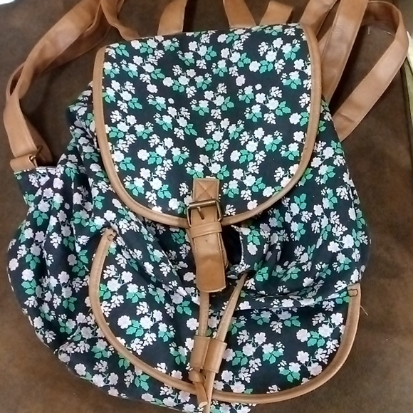 Floral Brooklyn Bound Satchel/Backpack - Picture 1 of 8